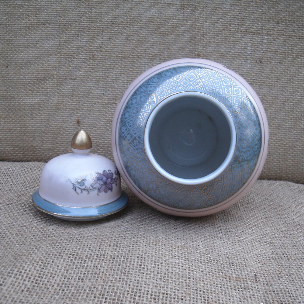 Vintage Andrea by Sadek Blue Lotus Ginger Jar - Picture 9 of 16